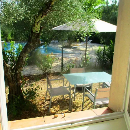 Le Mas Des Lilas Uzes Exterior photo